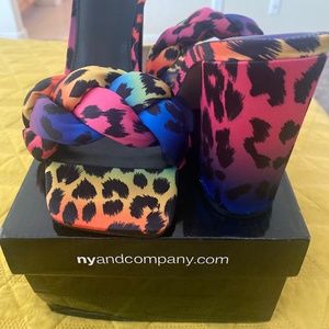 Multi color mule